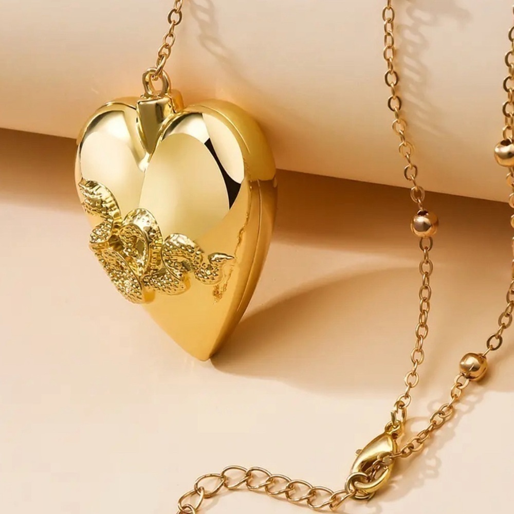 ⭐️NEW⭐️ 18K Gold LDR Serpent Opening Heart Rosary Locket Necklace - Picture 4 of 7